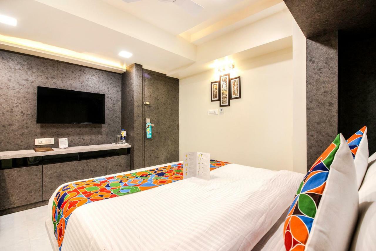 Hotel Radana Vashi Navimumbai Navi Mumbai Exteriör bild