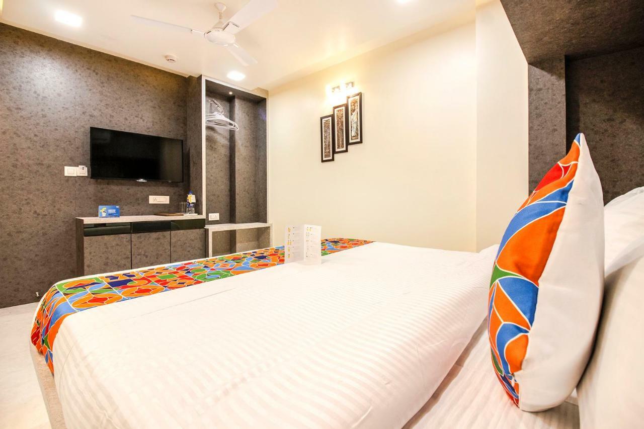 Hotel Radana Vashi Navimumbai Navi Mumbai Exteriör bild